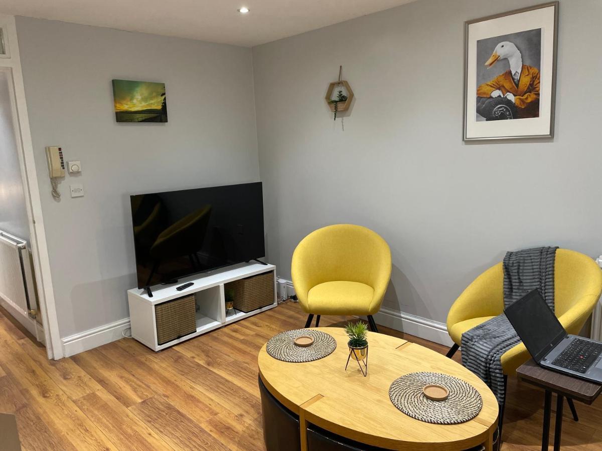 2 Bedroom Apartment Chiswick Park Tube Station Londres Exterior foto